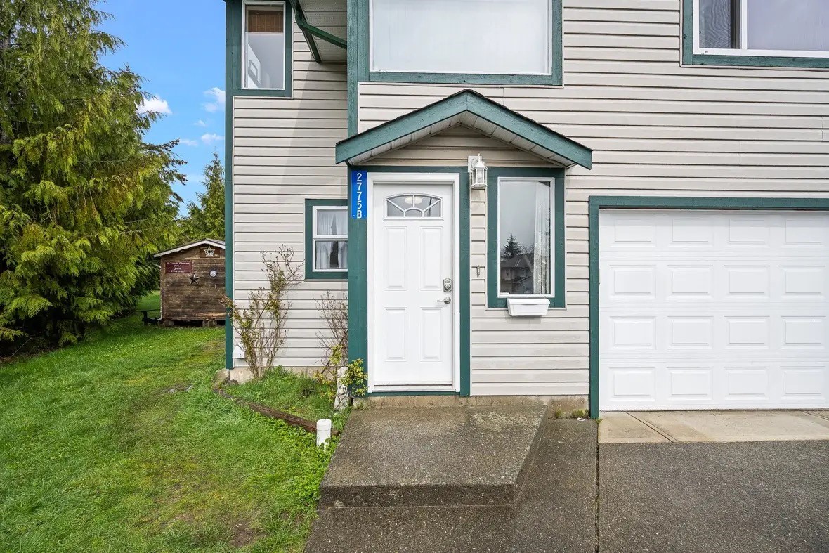 2775 B Myra Place - Upper